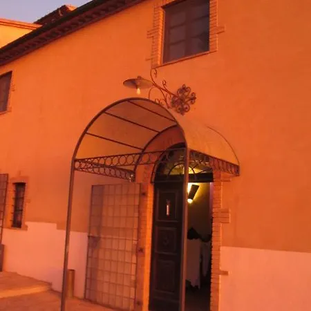 בית הארחה Residenza D'epoca Le Pisanelle 4*